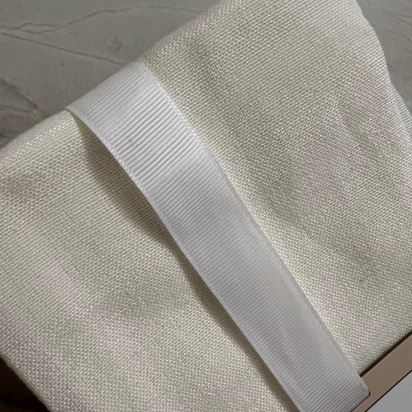 Set of 8 Cloth Napkins, Creamy Off-White. NWT - Picture 3 of 11